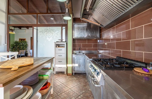Syracuse Villa | Villa 'Apollonion' with Private Pool, Wi-Fi and Air Conditioning