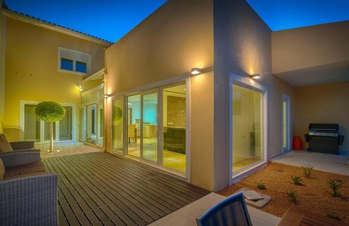 Branqueira Villa | villa Aqua-Jacuzzi-heatable pool-sauna-gym-snooker