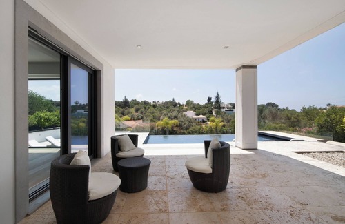 Cerro do Mocho Villa | Villa 'Areeiro' with Private Pool, Wi-Fi and Air Conditioning