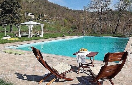 Montone Villa | Villa Aria: A splendid four-story historical villa surrounded by meadows and by green hills, with Free WI-FI.