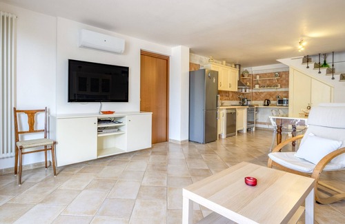 Selva di Fasano Villa | Villa 'Arisa with Pool' with Shared Pool, Wi-Fi and Air Conditioning