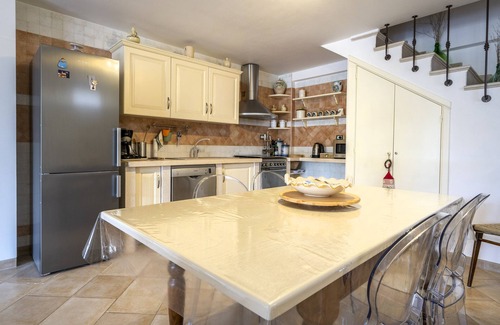 Selva di Fasano Villa | Villa 'Arisa with Pool' with Shared Pool, Wi-Fi and Air Conditioning