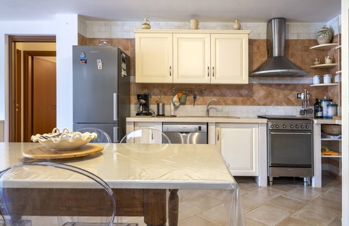 Selva di Fasano Villa | Villa 'Arisa with Pool' with Shared Pool, Wi-Fi and Air Conditioning