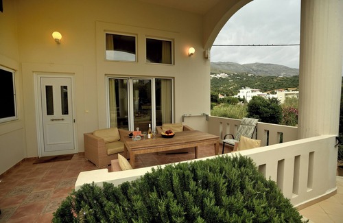 Agios Vasileios Villa | Villa Artemi , private pool , near the beach, center of village
