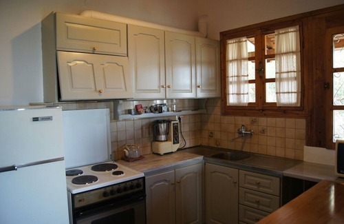 Kanali Villa | Villa Artjeta: Overlooking the sea and surrounded by numerous olive trees