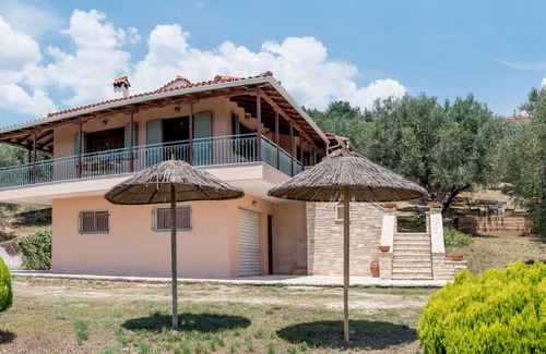Kanali Villa | Villa Artjeta: Overlooking the sea and surrounded by numerous olive trees
