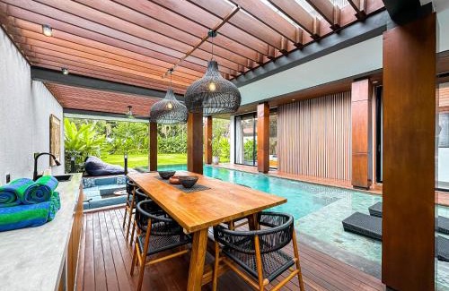 Sei Pinang Villa | Villa Asri - Modern Tropical Rooftop Villa 4BR Umalas