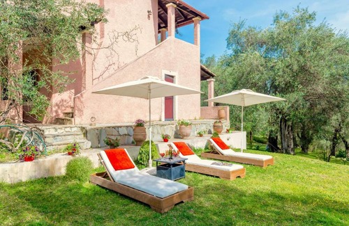 Astrakeri Villa | Villa Astrakeri Secret Garden