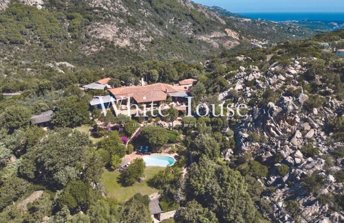 Abbiadori Villa | Villa at Cala di Volpe with sea view, private pool and 6 rooms