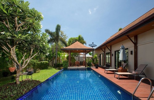 Rawai Villa | Villa Atarata by Tropiclook