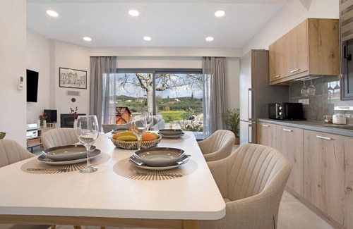Agia Marina Villa | Villa "Athina's House" with Mountain View, Pool & Wi-Fi