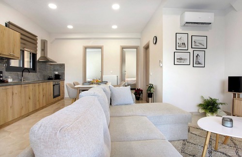 Agia Marina Villa | Villa "Athina's House" with Mountain View, Pool & Wi-Fi
