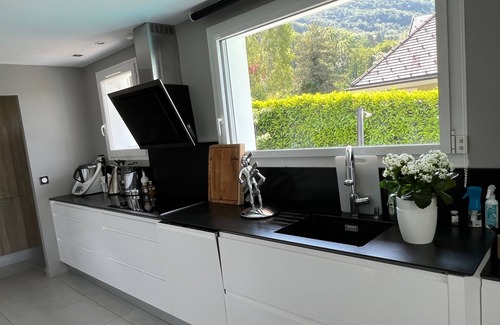 Annecy Old Town Villa | Villa au Calme Avec Piscine et Petite vue lac