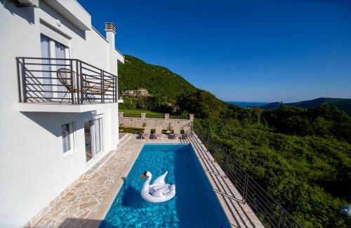 Gorovici Villa | Villa Aurora