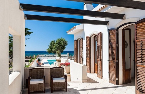 Cornino Villa | Villa Aurora - Seafront villa with pool
