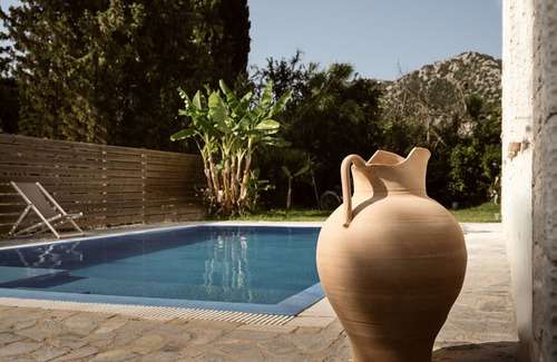 Vlicho Villa | Villa 'Avesta Private Villas - Iokasti' with Sea View, Private Pool and Air Conditioning