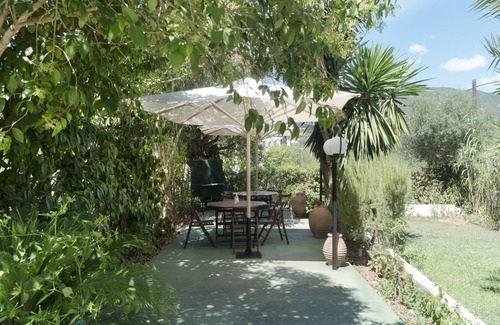 Kato Korakiana Apartment | 'Villa Avra Apartment Groundfloor' with Mountain View, Garden & Wi-Fi