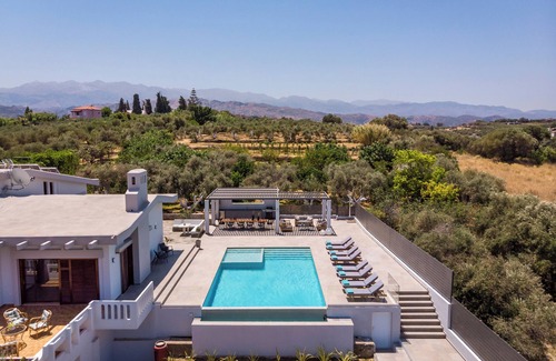 Daratsos Villa | Villa Azatis : A Luxurious Retreat with Panoramic Views, Gardens and a Pool