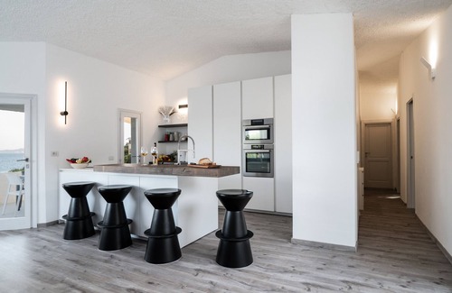 Pittulongu Villa | Villa Azul by Klodge - contemporary pied dans l'eau with hydromassage pool