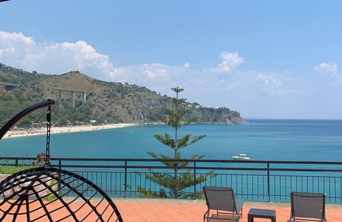 Caminia Villa | Villa Azure – with panoramic terrace and direct access to the sea