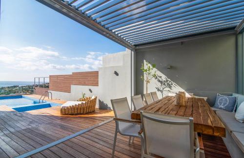 Kropia Apartment | Villa Azzura with sea view & private pool at Athens Riviera