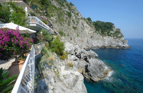 Conca dei Marini Apartment | Villa Azzurra with private pool and access to the sea 4 guests