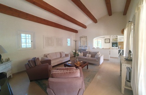 Puget-sur-Argens Villa | Villa B.Real Provencal charm at the foot of the vineyards