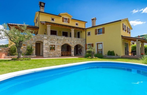 Pazin House | Villa Bacula with private pool, garden, free WiFi, free parking, quiet area