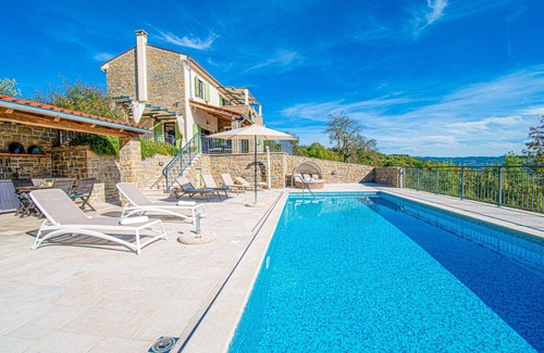 Bartolici Villa | Villa Banic Motovun by Istrabook