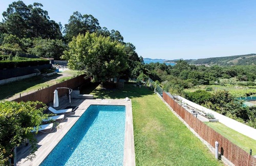 Donon House | Villa Barra (237), with sea views near the beach