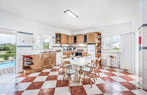 Albufeira Villa | Villa Barrancos - Three Bedroom Villa, Sleeps 6