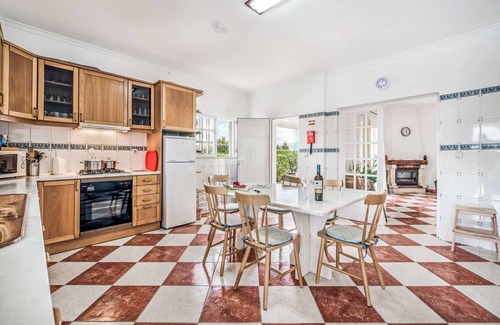 Albufeira Villa | Villa Barrancos - Three Bedroom Villa, Sleeps 6