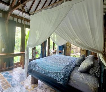 Tampaksiring Villa | Villa Batari - Artsy Joglo - Private Swimming Pool