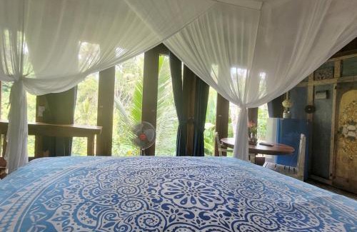 Tampaksiring Villa | Villa Batari - Artsy Joglo - Private Swimming Pool