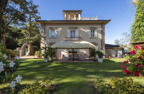 Camaiore Villa | Villa Belle Epoque amazing villa with private pool in Camaiore