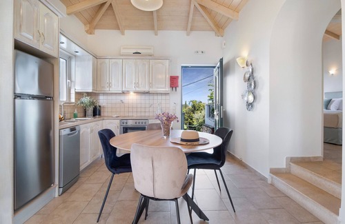 Tsoukaladhes Villa | Villa 'Belvedere Verde' with Sea View, Pool, Terrace & Wi-Fi