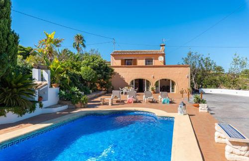 Paratella Villa | Villa Benimarco - PlusHolidays