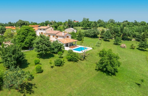 Zminj Villa | Villa Benina Rossa with large garden