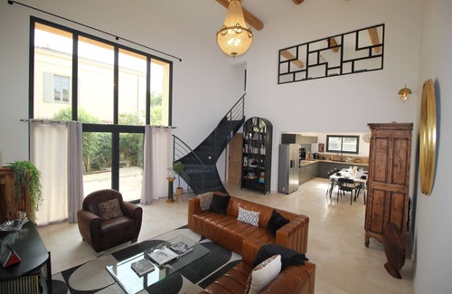 Paradou House | Villa Betty , Charmante Maison Neuve de Style Provençal Dans les Alpilles