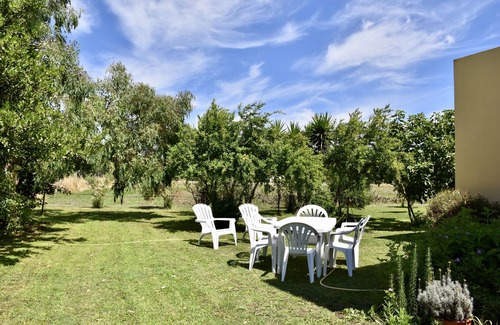 Oristano Villa | Villa between green and blue