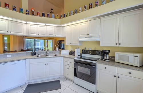 Joel House | Villa Blanka - Beautiful Pool Home in Lehigh Acres