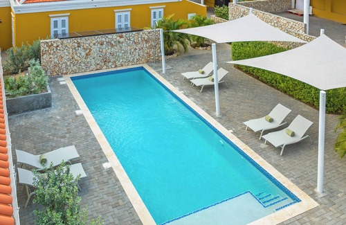 Koralengebied Villa | Villa Blenchi - Elegant Tropical Villa with Terrace in Otrobanda