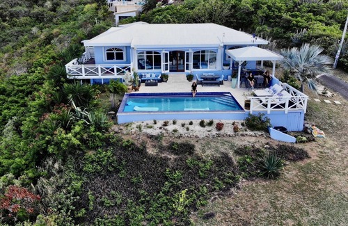 Slob Villa | 💙Villa Bliss💙 Unforgettable Views ~ Desirable East End on Gated 2.5 Acres