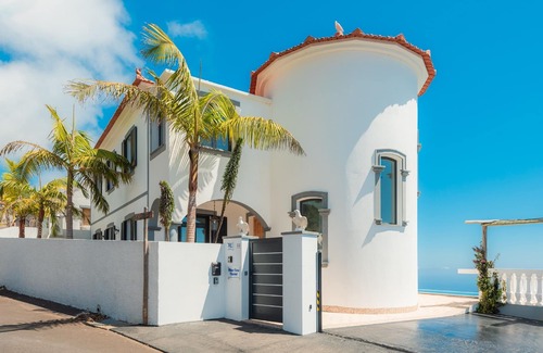 Calheta Villa | Villa Blue Sea Tower plus Guest Villa. Large Private Heated Pool. Table Tennis