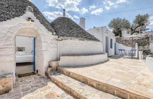 Putignano Villa | Villa 'Borgo Trulli 1817' with Private Pool, Wi-Fi and Air Conditioning
