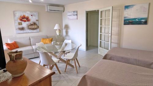 Sainte-Maxime City Centre Apartment | Villa Botrel