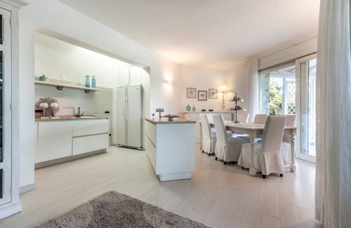 Castiadas Villa | VILLA BOUGAINVILLEA with pool and private garden, just 500 meters from the sea