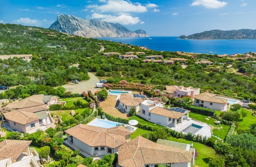 San Teodoro Villa | Villa BRANDINCHI: Heated XXL Pool, Private Beach, Sea View, Wi-Fi