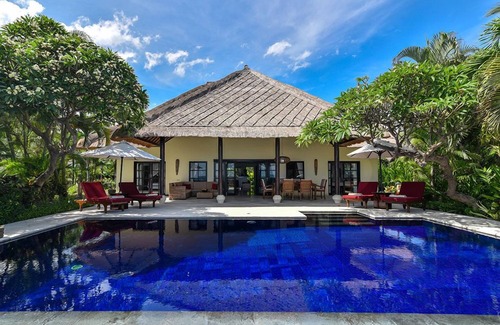 Dencarik Villa | Villa Branie - Beach front Private Villa in North Bali