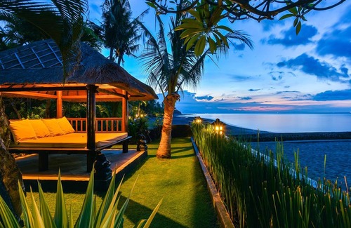 Dencarik Villa | Villa Branie - Beach front Private Villa in North Bali